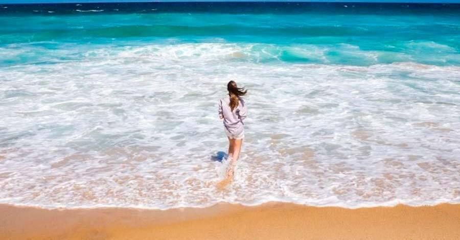 trucos-para-guardar-tus-objetos-de-valor-en-la-playa