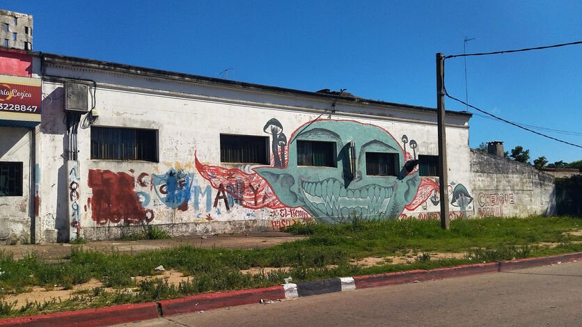 Grafiti Duende ubicado en el muro de la Panadería Lezica sobre la calle Guanahany