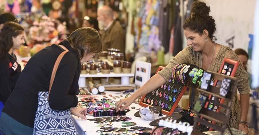 Convocatoria a emprendimientos para la criolla 2022