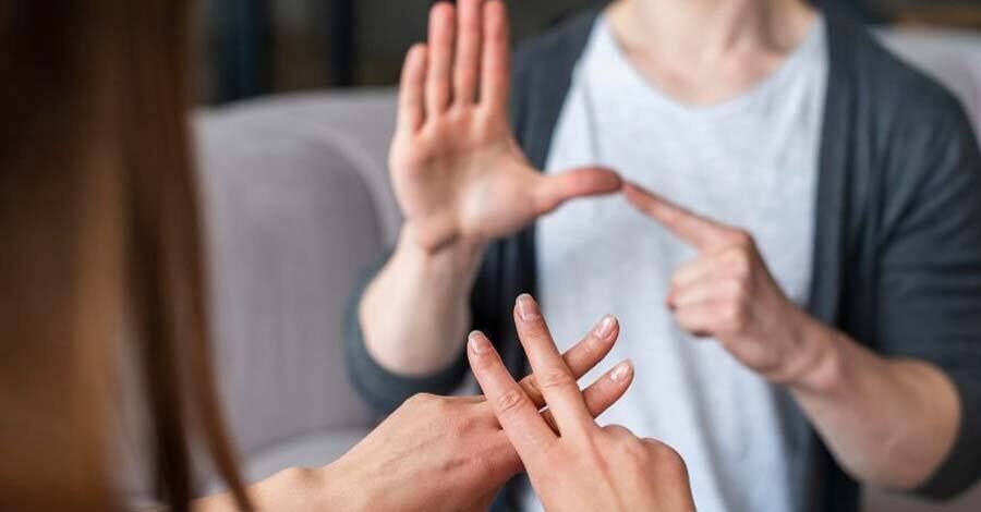 Taller de Lengua de Señas por medio del arte e Instrucciones para la buena comunicación