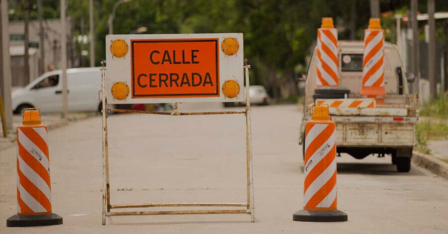 Desvíos en Av. Millán por la obra vigente del Ferrocarril Central