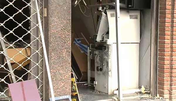 cajero explotado con gas colon