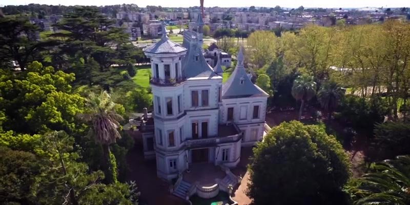imagen aerea del castillo de idiarte borda