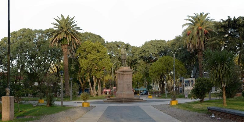 imagen de la plaza vidiella en colon