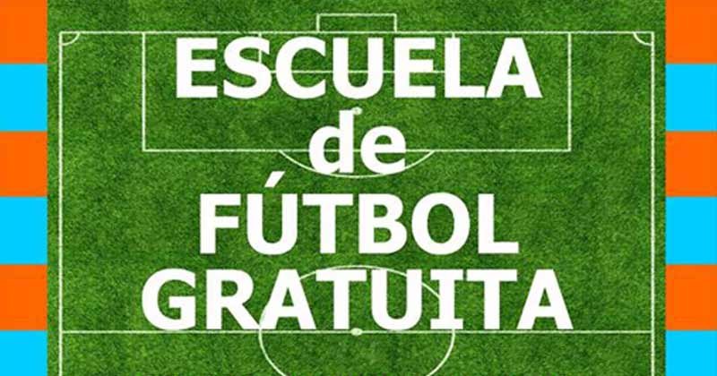 escuela de futbol en el centro salesiano